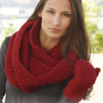 Amaryllis Neck Warmer & Mittens by DROPS Design