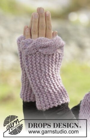 cable-embrace-wrist-warmers-by-drops-design