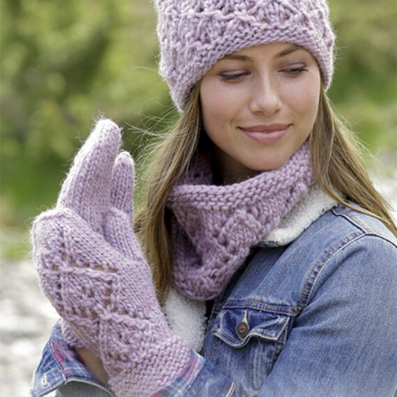 Delicia Hat, Mittens & Neck Warmer by DROPS Design