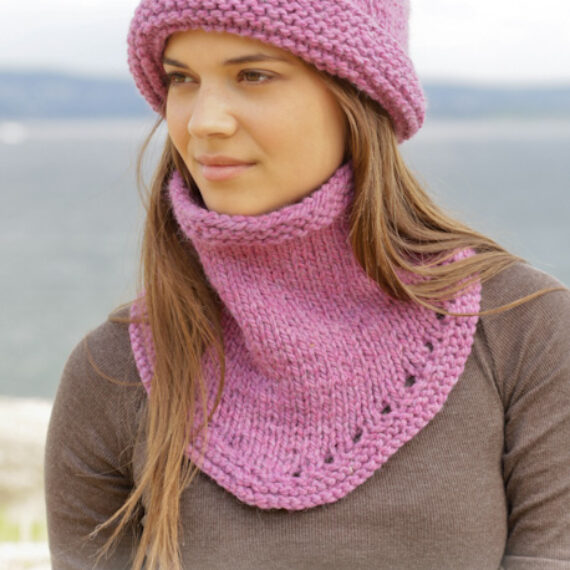 Eliana Hat & Neck Warmer by DROPS Design